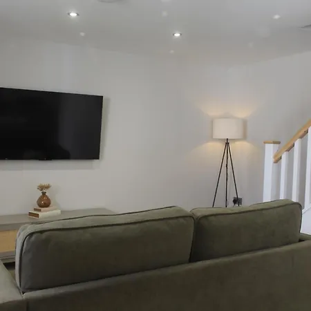 Apartman Robin Luxury Barn With Wood-fired Hot Tub