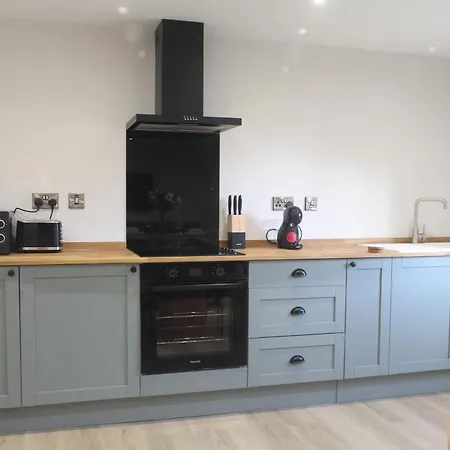 Apartman Robin Luxury Barn With Wood-fired Hot Tub Selby