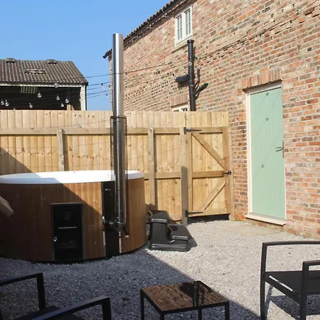 Robin Luxury Barn With Wood-fired Hot Tub * Selby
