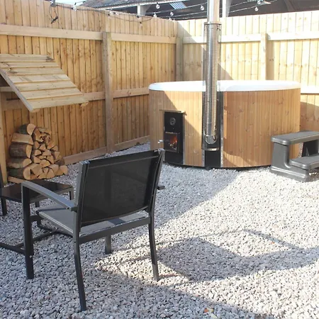 Appartement Robin Luxury Barn With Wood-fired Hot Tub *